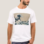 Die große Welle weg von Kanagawa T-Shirt<br><div class="desc">Die große Welle von Kanagawa,  von der Reihe "6 Ansichten vom Fujisan" | durch Katsushika Hokusai | Kunst-Standort: Bild-Sammlungs-Zahl der Privatsammlung-| japanische des Künstler-|: XIR158277</div>