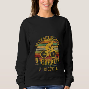 Die Großmutter von Frauen unterschätzt nie einen G Sweatshirt