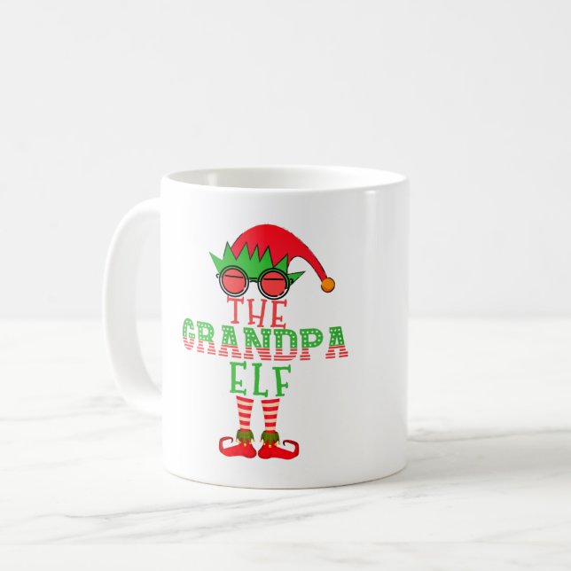 Die Großvater Elf Familie passt Weihnachten Pajama Kaffeetasse (Vorderseite Links)