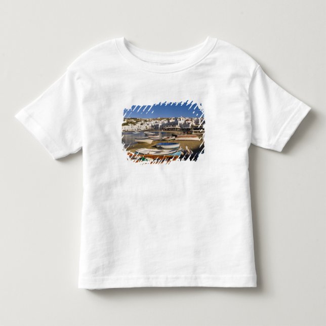 Die Hafenstadt mit bunten Fischerbooten Kleinkind T-shirt (Vorderseite)