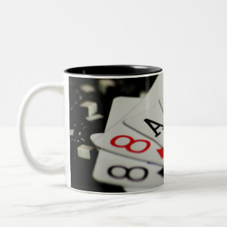 Die Hand des toten Mannes Zweifarbige Tasse