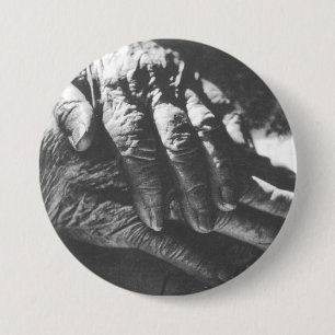 Die Hände der Großmutter Button