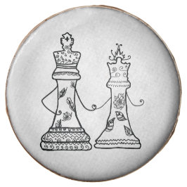 Die Hände von Schach-Königin und König-Holding sin
