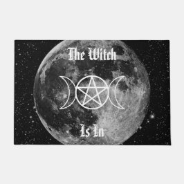 Die Hexe ist in Fußmatte