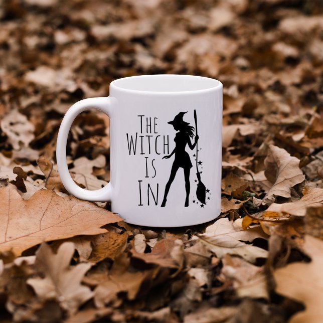 Die Hexe ist zu Halloween Kaffeetasse (Von Creator hochgeladen)