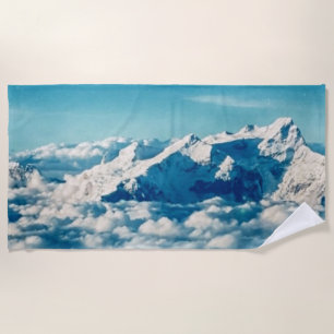 Die Himalaya-Berge in Wolken Blauer Himmel Strandtuch