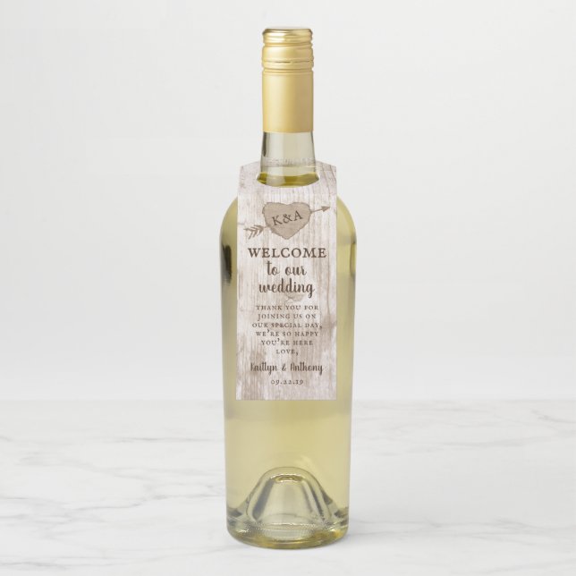 Die Hochzeitskollektion des Carved Heart Tree Flaschenanhänger (Auf Flasche)