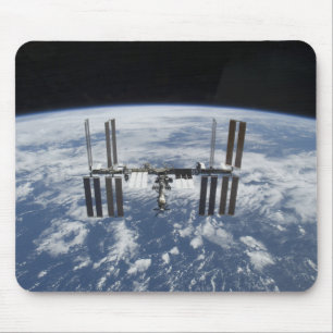 Die internationale Weltraumstation in der Bahn Mousepad