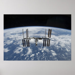 Die internationale Weltraumstation in der Bahn Poster