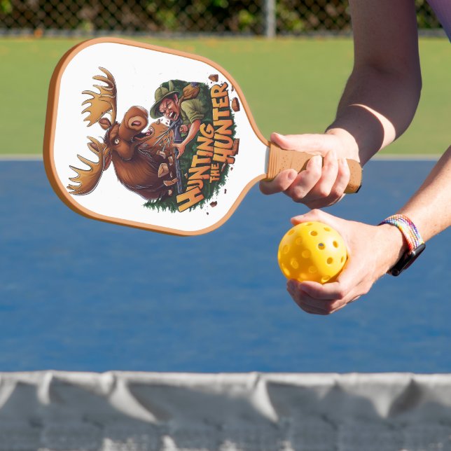 Die Jagd des Encounter-Elchs humorvoll Pickleball Schläger (InSitu)