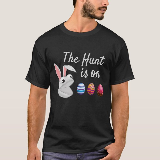 Die Jagd ist auf der Ostergeblasenen Ei-Jagd T-Shirt (Vorderseite)