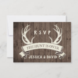 Die Jagd ist über die rustikale Barnwood-Hochzeit RSVP Karte