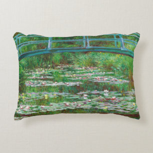 Die japanische Brücke von Claude Monet Dekokissen
