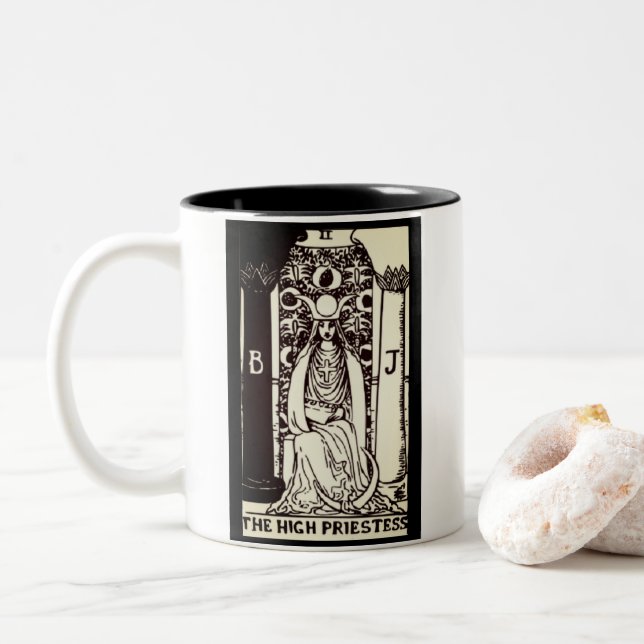 die Karte des Tarots der Hohepriestess | Tasse (Mit Donut)