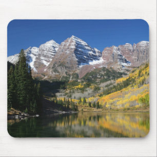 Die kastanienbraunen Bell im Fall… Mousepad