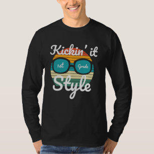 Die Kinder der ersten Klasse auf die Schulkinder z T-Shirt