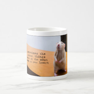 Die kleinsten Dinge nehmen das meiste Zimmer der T Kaffeetasse