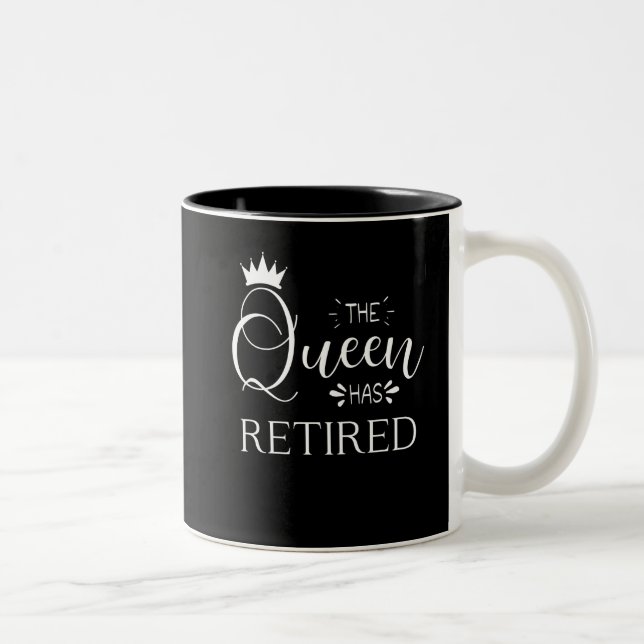 Die Königin hat 2022 ihr Geschenk in den Ruhestand Zweifarbige Tasse (Rechts)