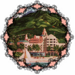 Die königliche hawaiische Hotel-Verzierung Fotoskulptur Ornament<br><div class="desc">Vintages Bild des königlichen hawaiischen Hotels auf Honolulu in den hellen,  vivbrant Farben macht eine große Feiertagsverzierung für den Baum.</div>