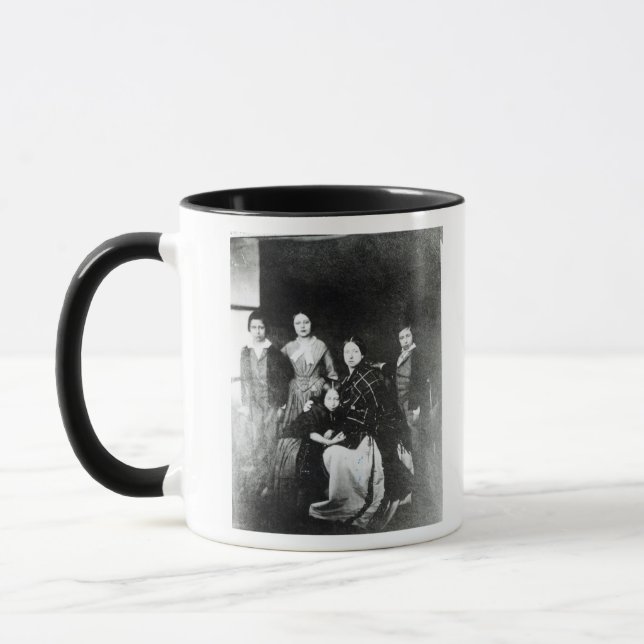 Die Königsfamilie Tasse (Links)