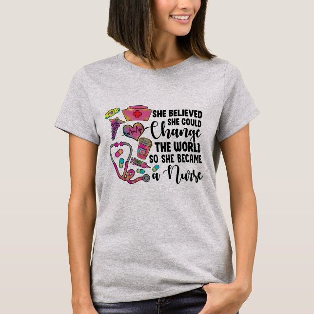 Die Krankenversicherung verändert die Welt T-Shirt (Vorderseite)