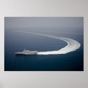 Die Küstenkampfschiff Unabhängigkeit 2 Poster