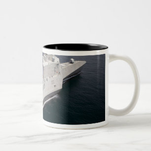 Die Küstenkampfschiff Unabhängigkeit 3 Zweifarbige Tasse