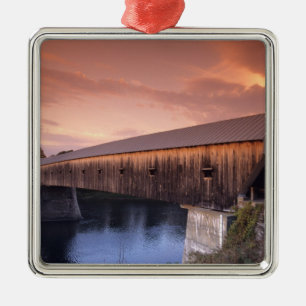 Die längste überdachte Brücke in den Vereinigte Ornament Aus Metall