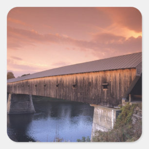 Die längste überdachte Brücke in den Vereinigten S Quadratischer Aufkleber