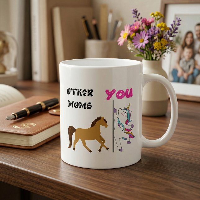 Die Leidenschaft und das Engagement einer Mutter f Kaffeetasse (Whimsical Unicorn Mom Passion & Commitment Bold Typography Mugs)