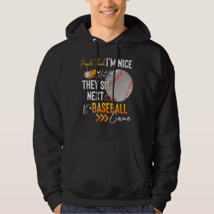 Die Leute denken, ich sei nett, bis sie sich neben Hoodie