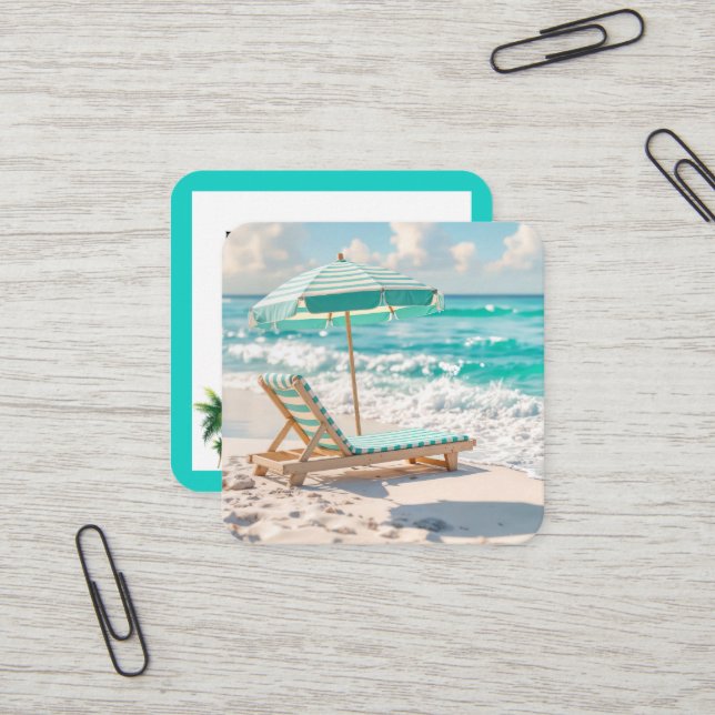 Die Lounge Tropical Beach Chaise auf weißem Sand Quadratische Visitenkarte (Vorderseite/Rückseite Beispiel)