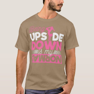 Die lustige Liebe Gymnastik im Lauf der Zeit ist a T-Shirt