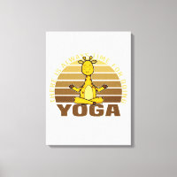 Die lustige niedliche Giraffe macht Yoga. lustige 