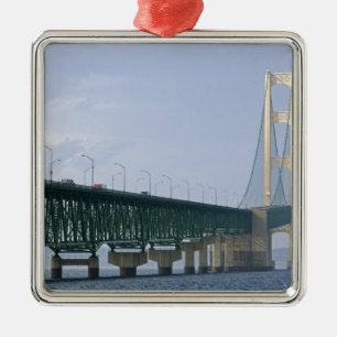 Die Mackinac Bridge über die Straße von 2 Silbernes Ornament