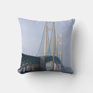 Die Mackinac-Brücke Kissen