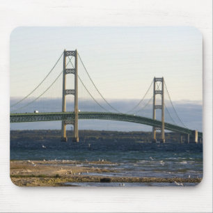 Die Mackinac-Brücke überspannt die Straße von 4 Mousepad