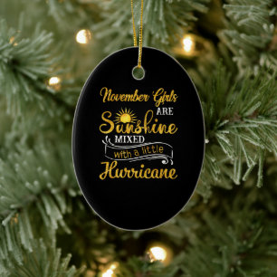 Die Mädchen im November sind ein Sonnenschein, de Keramik Ornament