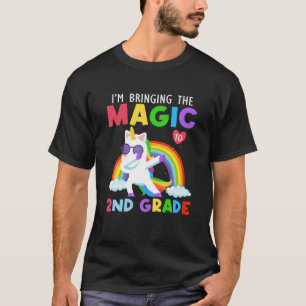 Die Magie auf Mädchen der zweiten Klasse zurückbri T-Shirt