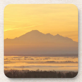 Die Magie des Gebirges am Morgen. Getränkeuntersetzer