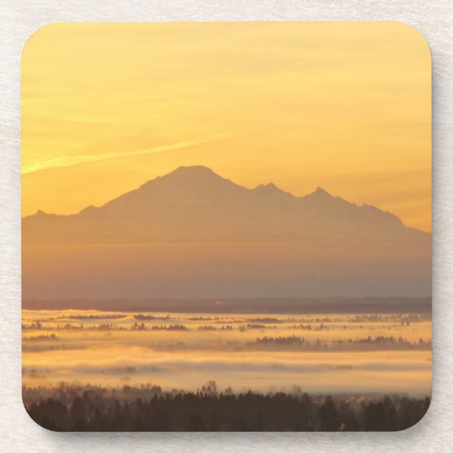 Die Magie des Gebirges am Morgen. Getränkeuntersetzer (Vorderseite)