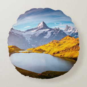 Die majestätischen Gipfel von Schreckhorn und Wett Rundes Kissen