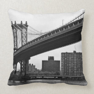 Die Manhattan-Brücke in New York City Kissen