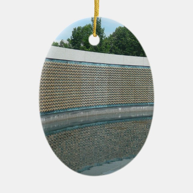 Die Mauer zur Erinnerung an den Zweiten Weltkrieg  Keramikornament (Vorne)