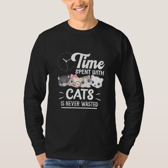 Die mit Katzen verbrauchte Zeit für die Liebe von  T-Shirt (Vorderseite)