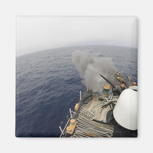 Die MK-75 76 mm Kanone Magnet (Vorne)