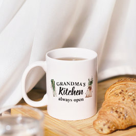 Die moderne Küche von Oma ist immer ein bestes Ges Zweifarbige Tasse