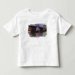 Die Morrison-Brücke über den Willamette-Fluss Kleinkind T-shirt