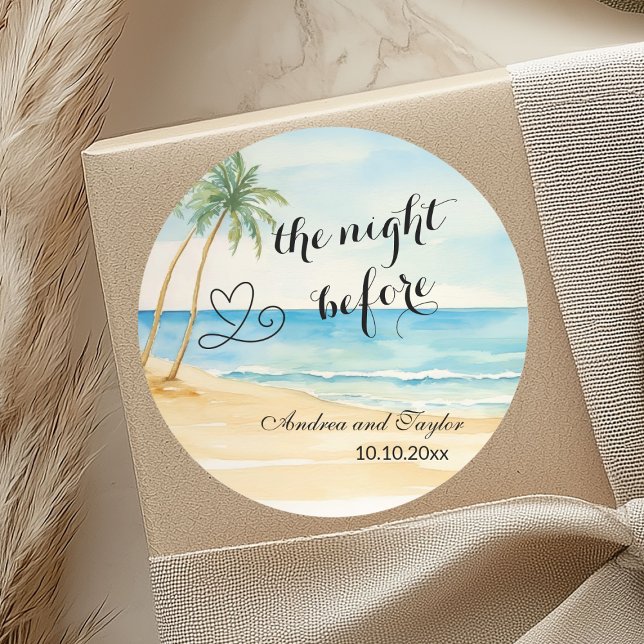 Die Nacht vor Strand und Palmen Hochzeiten Runder Aufkleber (Von Creator hochgeladen)