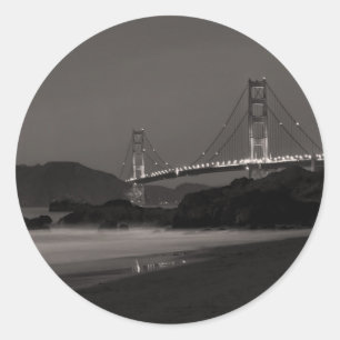 Die Nachtwache am Golden Gate Runder Aufkleber